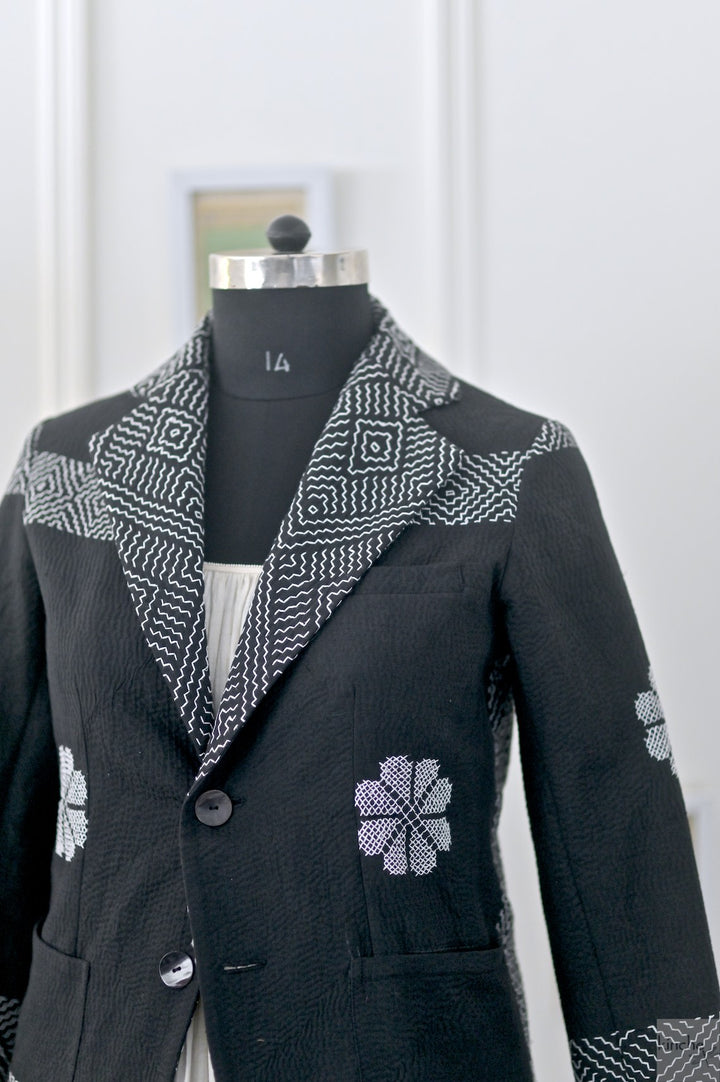 Sheldon, 1900's Vintage Nakshi Embroidered kantha Quilt Blazer, XL - kinchecom