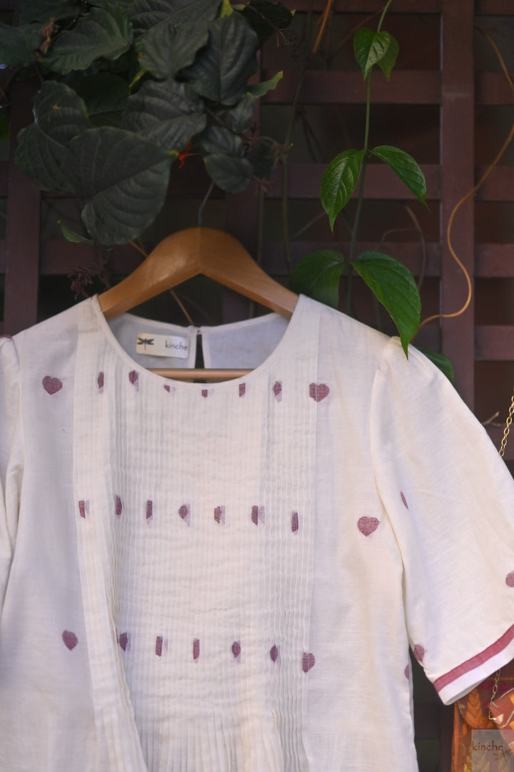 Zero Heart, Handmade Jamdani Weave, Off White & Red Heart Patterns