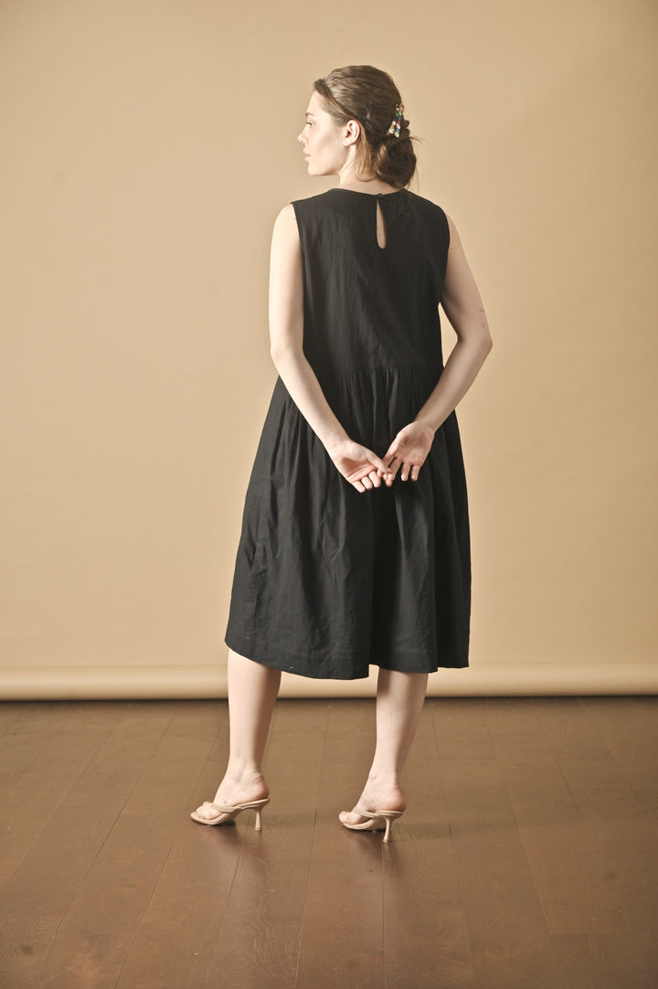 Corum Black, Pure Khadi Muslin Pintuck pleats dress - kinchecom