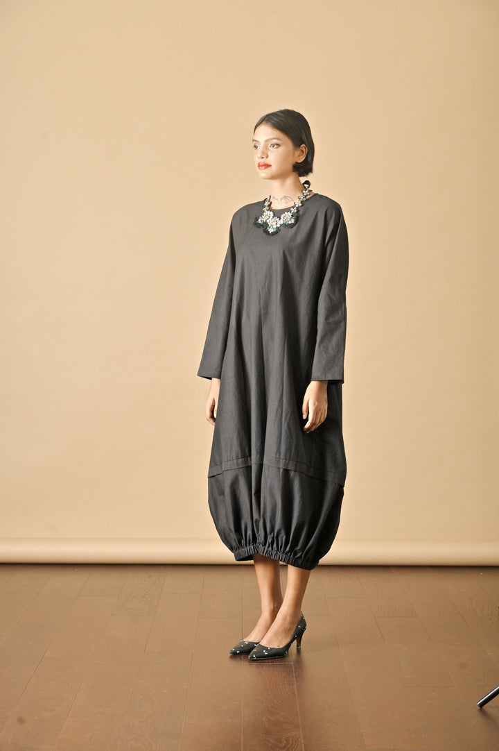 Eket, Handmade Black Khadi Coccon Dress - kinchecom