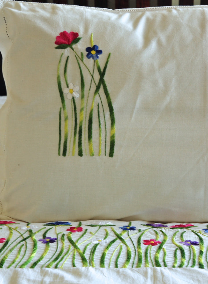 Hand Embroidered Floral Duvet Cover, at hem, Multicolor Tulip Flowers - kinchecom