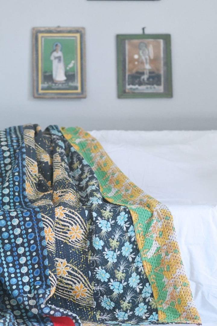 Mewar, Rare kantha Collectible Quilt in Medium Weight and Embroidery - kinchecom
