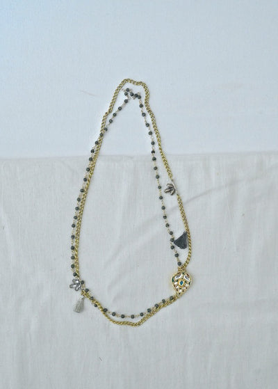 Blythe, Kundan/Polki Pendant, Brass Chain, Glass Beads & Tassels Necklace - kinchecom