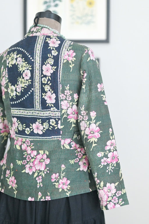 Small/Medium Runa, Emerald Green, Short, Back Pleated Kantha Jacket - kinchecom