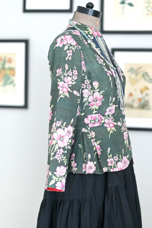 Small/Medium Runa, Emerald Green, Short, Back Pleated Kantha Jacket - kinchecom