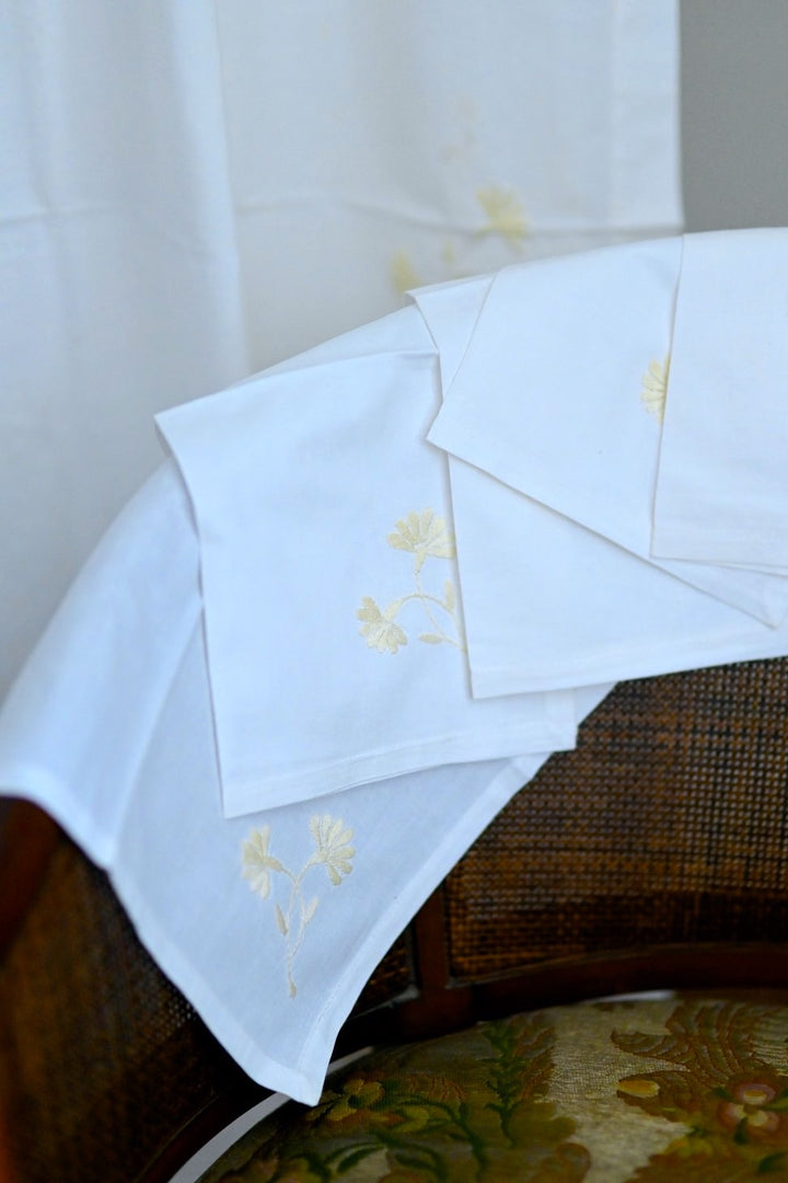 Hand Embroidered, Beige Floral, 96X60 Inches Tablecloth with Napkins - kinchecom