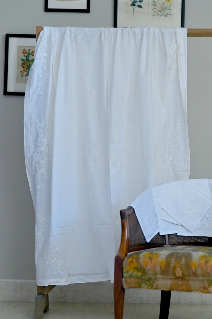 Hand Embroidered, White on White, Cutwork Pattern 96X60 Inches Tablecloth - kinchecom
