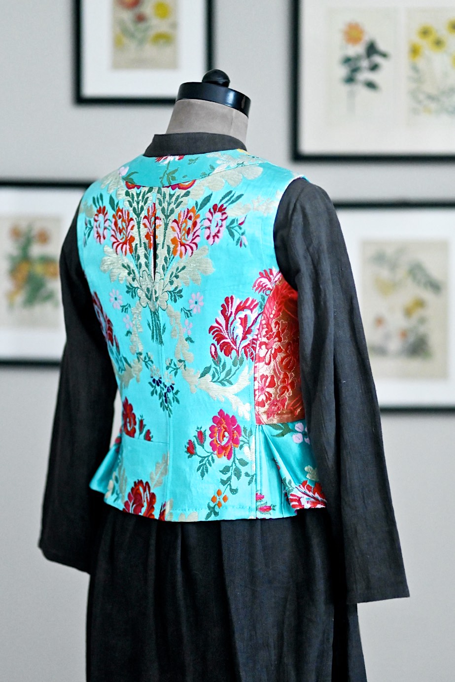 Canopus, Brocade Silk Sleveless Jacket in Tiffany Green Color - kinchecom