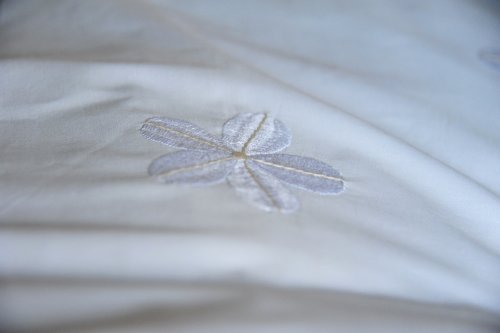 White Daisies Embroidered Duvet Cover Queen Size 98X92" - kinchecom