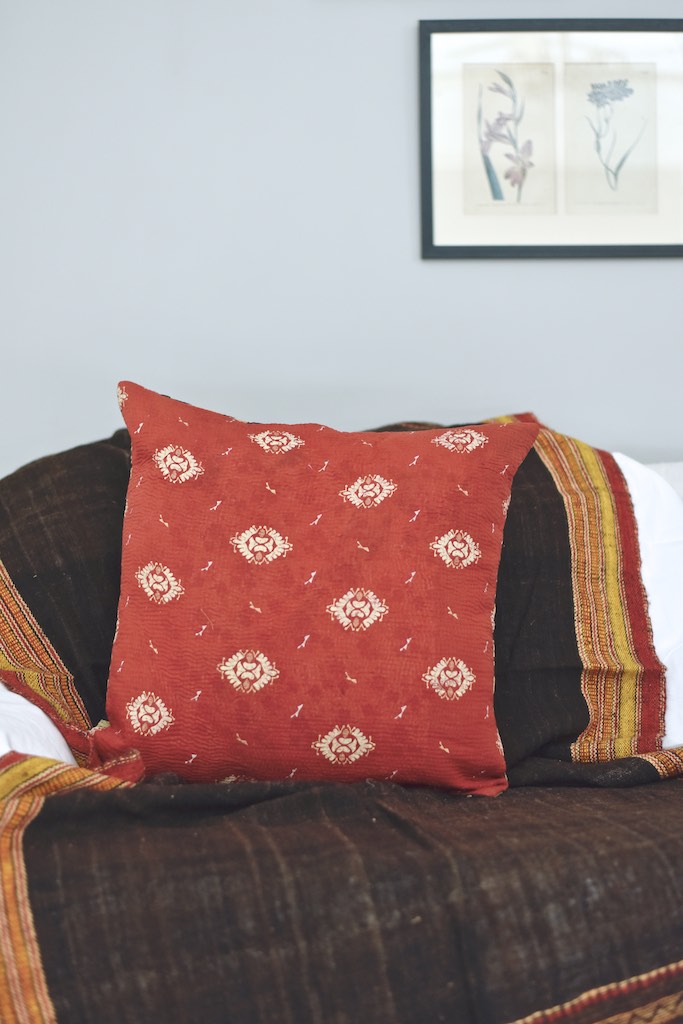 Raina, Reversible Vintage Kantha Cushion Cover 20X20" - kinchecom