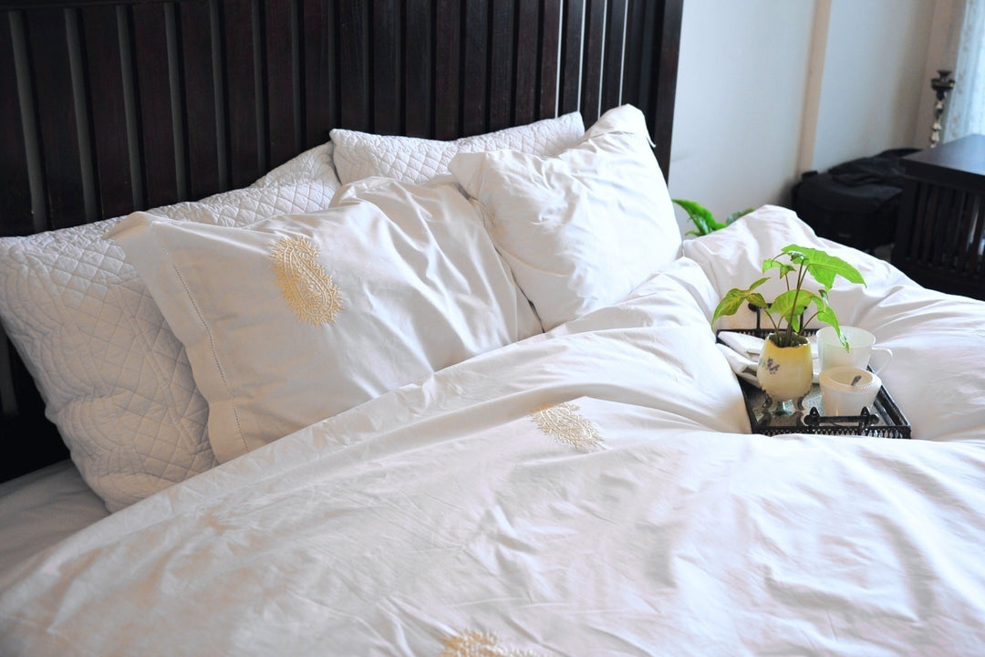 Hand Embroidered Beige Paisleys on White Cotton Duvet Cover ~ Queen Size 98x92" - kinchecom