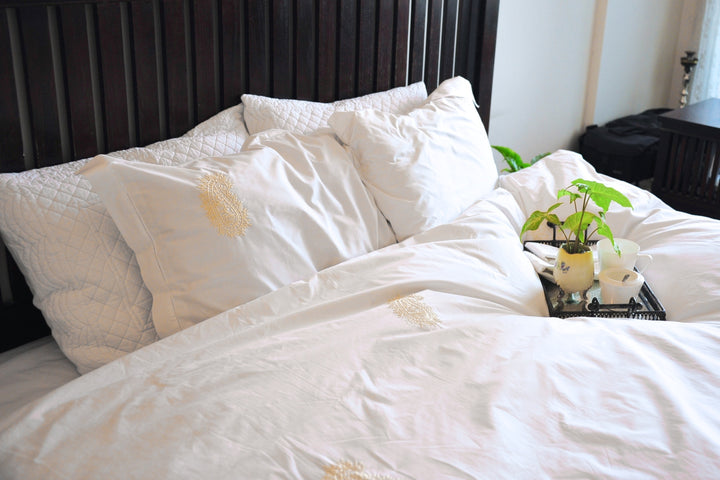 Hand Embroidered Beige Paisleys on White Cotton Duvet Cover ~ Queen Size 98x92" - kinchecom