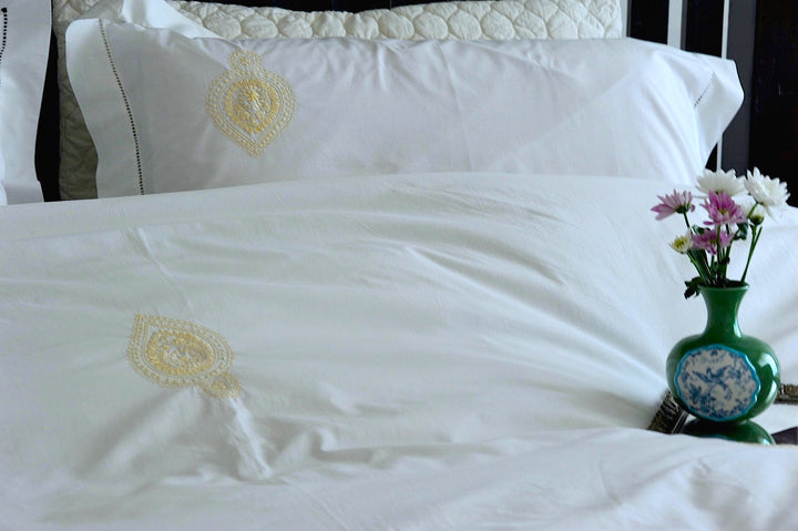 Indian Shankh in Beige Embroidered Pattern Cotton Duvet Cover Queen Size 98x92" - kinchecom