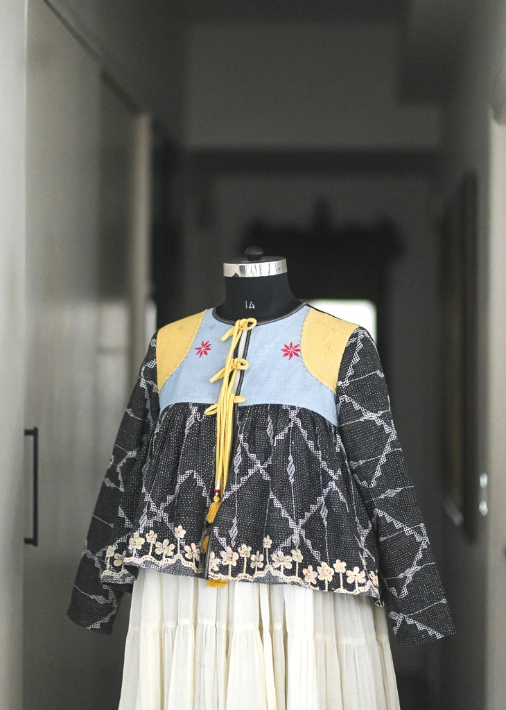 Paris, Vintage kantha from Early 1900's Up Cycled in to a Kantha Kediya in L - kinchecom