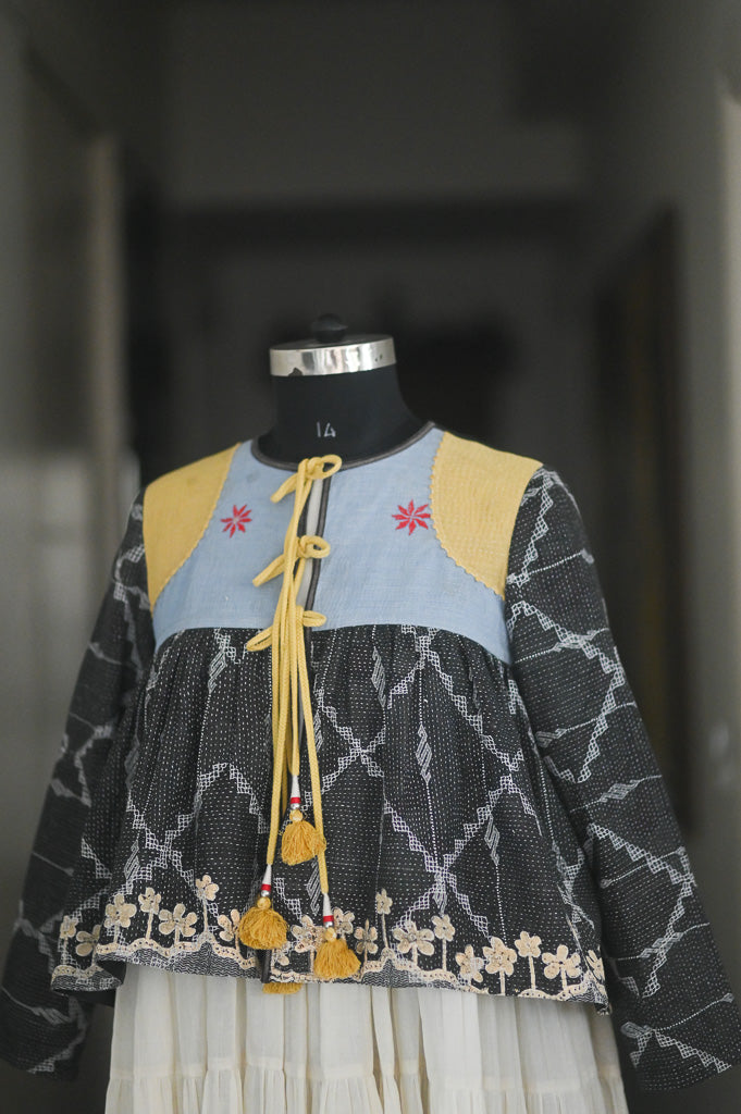 Paris, Vintage kantha from Early 1900's Up Cycled in to a Kantha Kediya in L - kinchecom