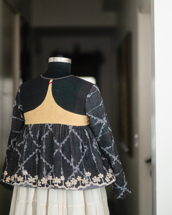 Paris, Vintage kantha from Early 1900's Up Cycled in to a Kantha Kediya in L - kinchecom