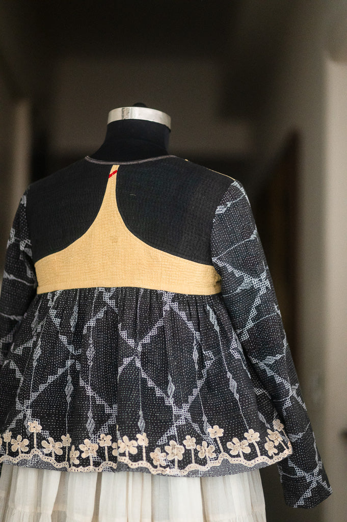 Paris, Vintage kantha from Early 1900's Up Cycled in to a Kantha Kediya in L - kinchecom