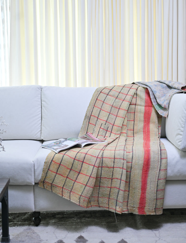 Sardoi, Vintage Hand Embroidered Kantha Quilt, Patchworked, Large - kinchecom