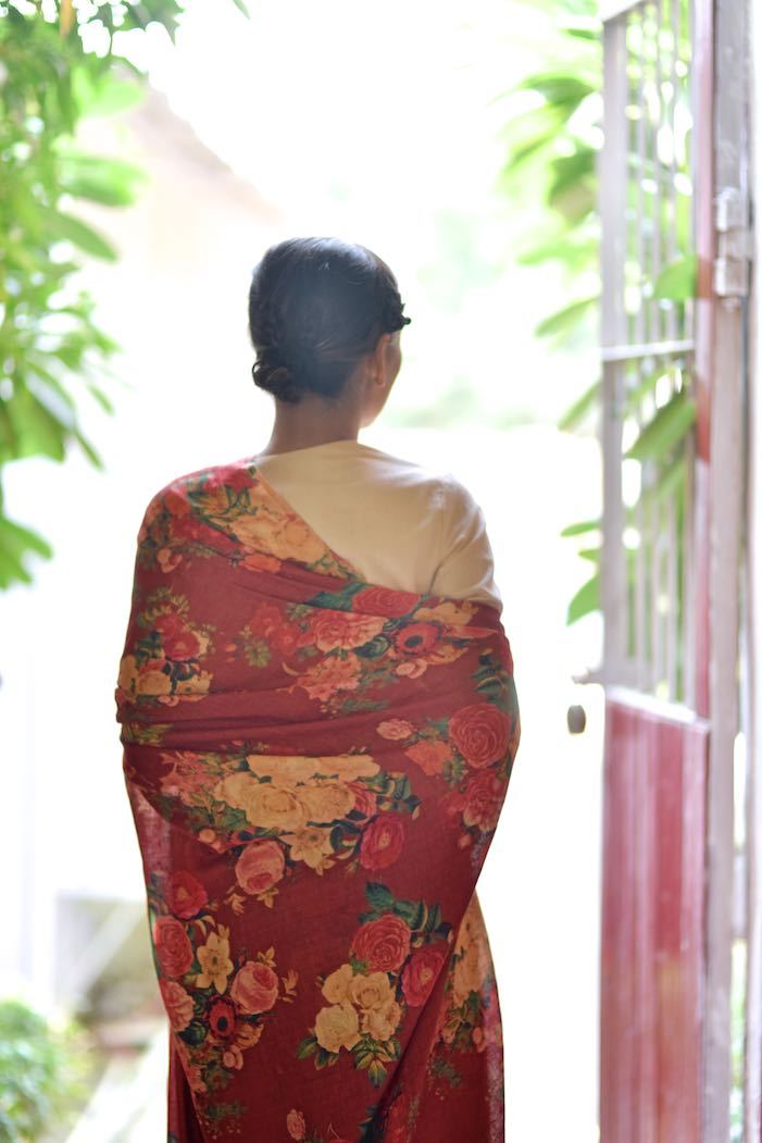 Saltoro, Organic Linen Saree in a Beautiful Deep Red Color with contrast Floral Print - kinchecom