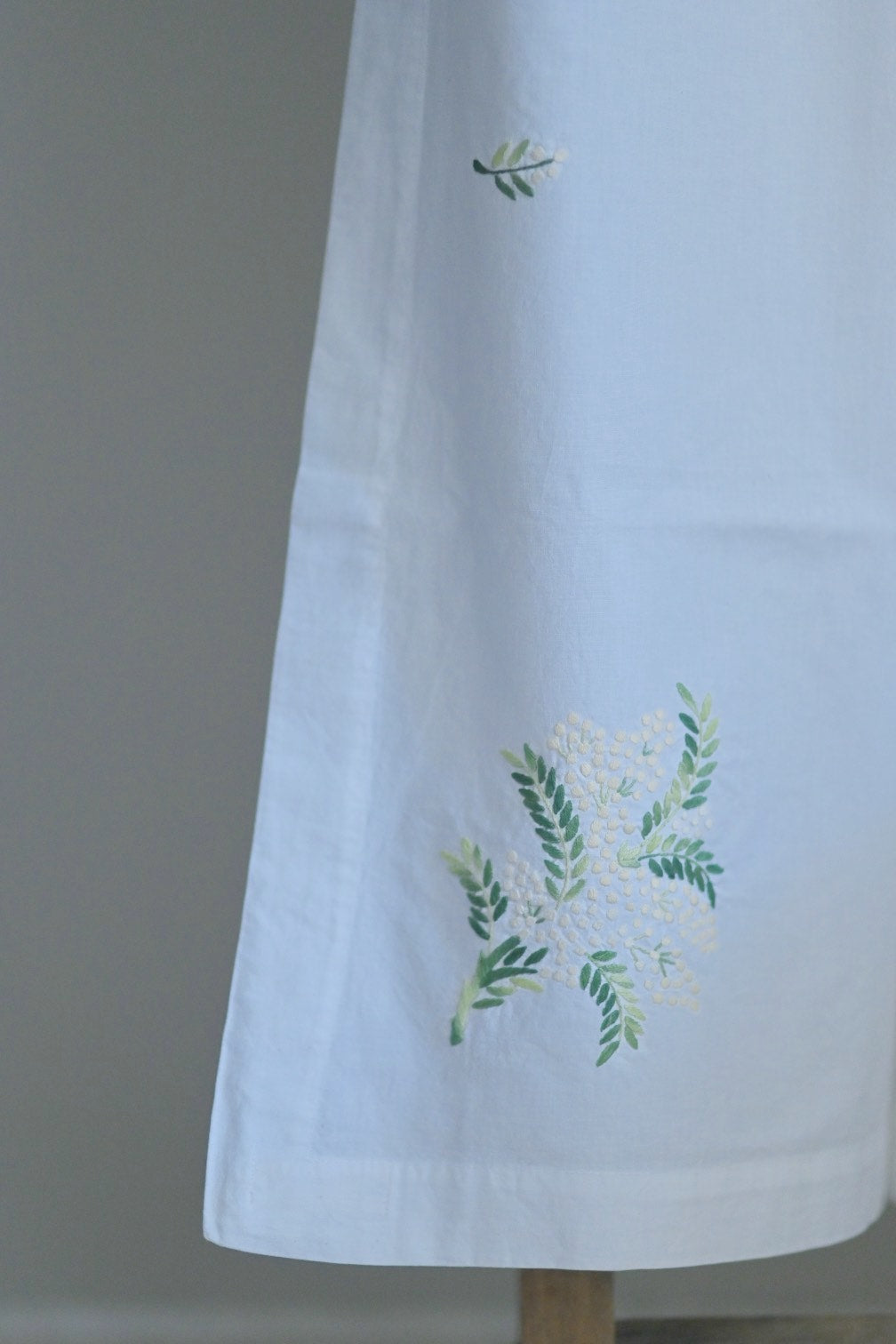 Hand Embroidered Yellow & Green, Floral Embroidery,  96X60 Inches Tablecloth - kinchecom