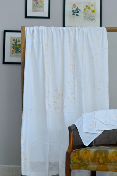 Hand Embroidered, Beige Floral, 96X60 Inches Tablecloth with Napkins - kinchecom