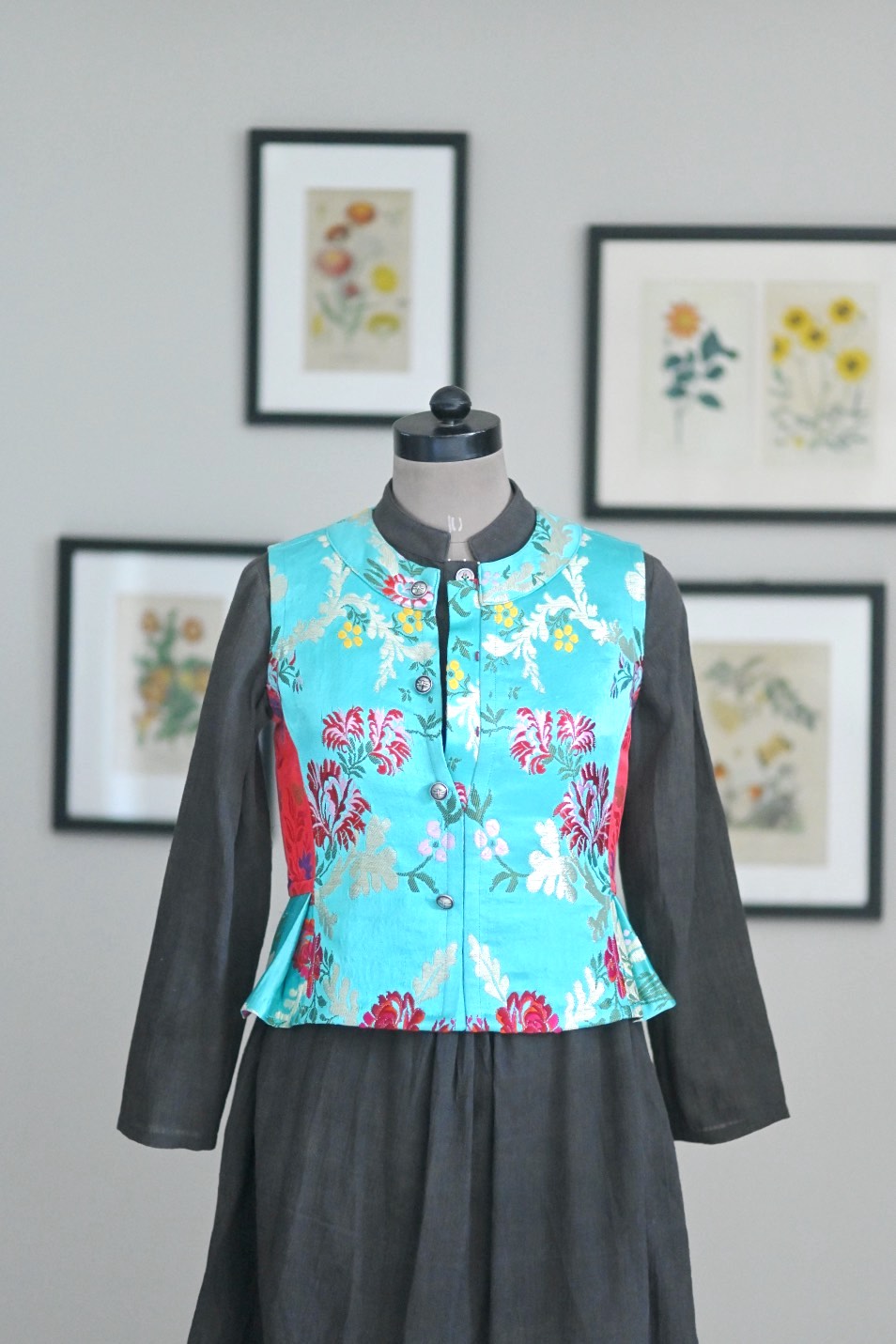 Canopus, Brocade Silk Sleveless Jacket in Tiffany Green Color - kinchecom