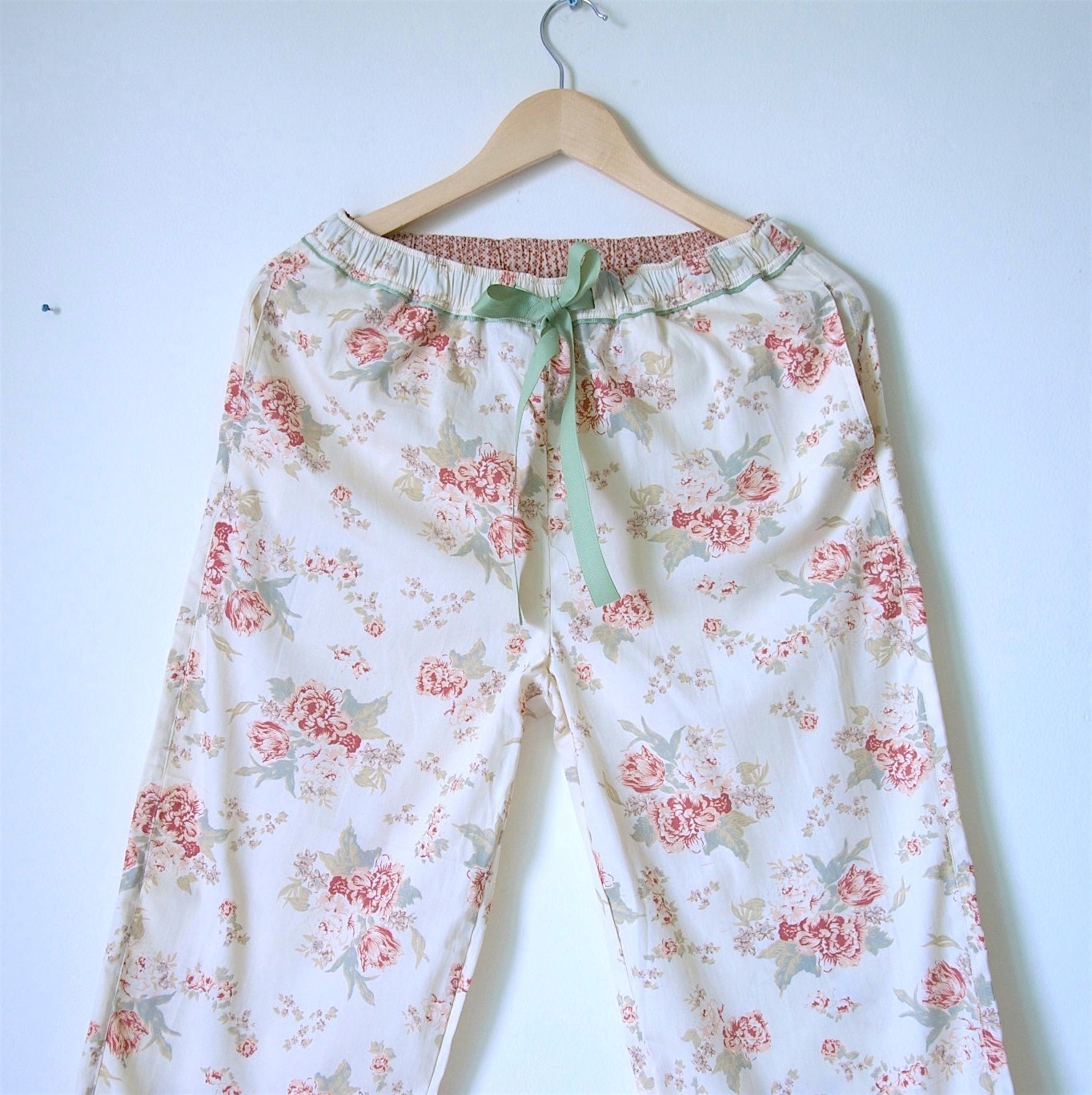Eartha, Off White with Dark Pink Rose Print & Sage Green leaves - kinchecom